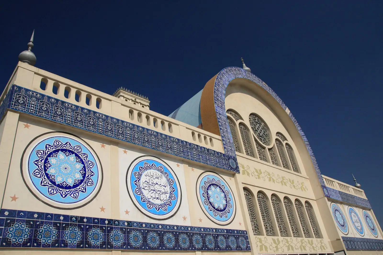 Sharjah day trip from Dubai 2026: museums, souks and the culture capital