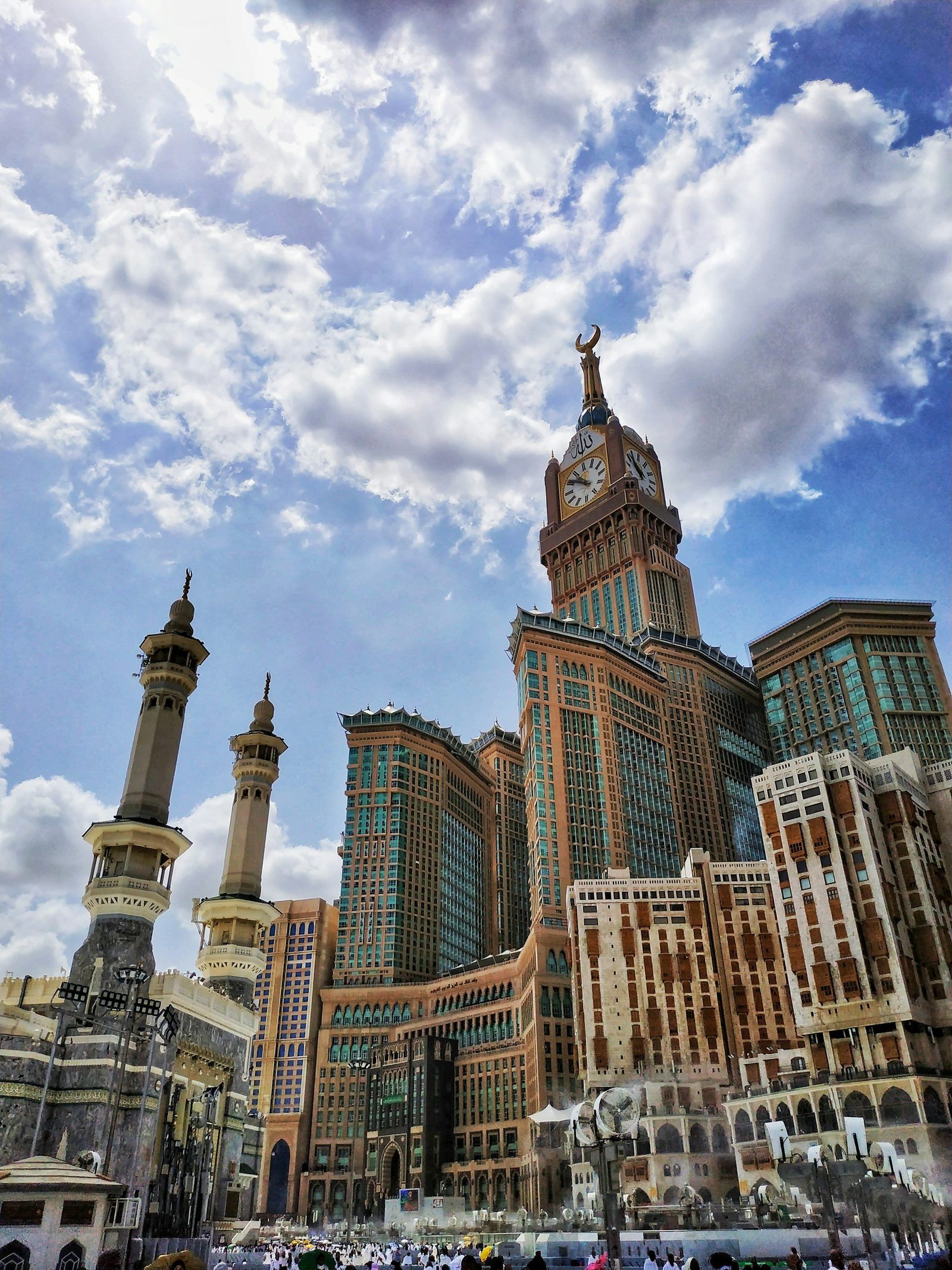 دبي الحلال 2026: مطاعم، مساجد، غرف صلاة